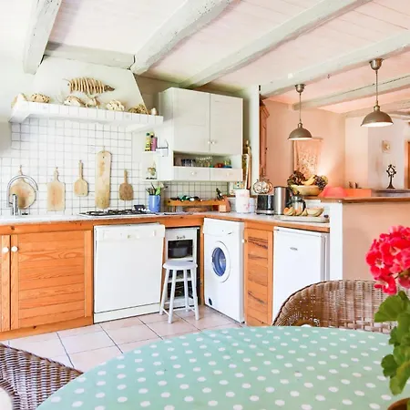 2 Bedroom Amazing Home In Saint-Martin-de-Ré Exterior foto