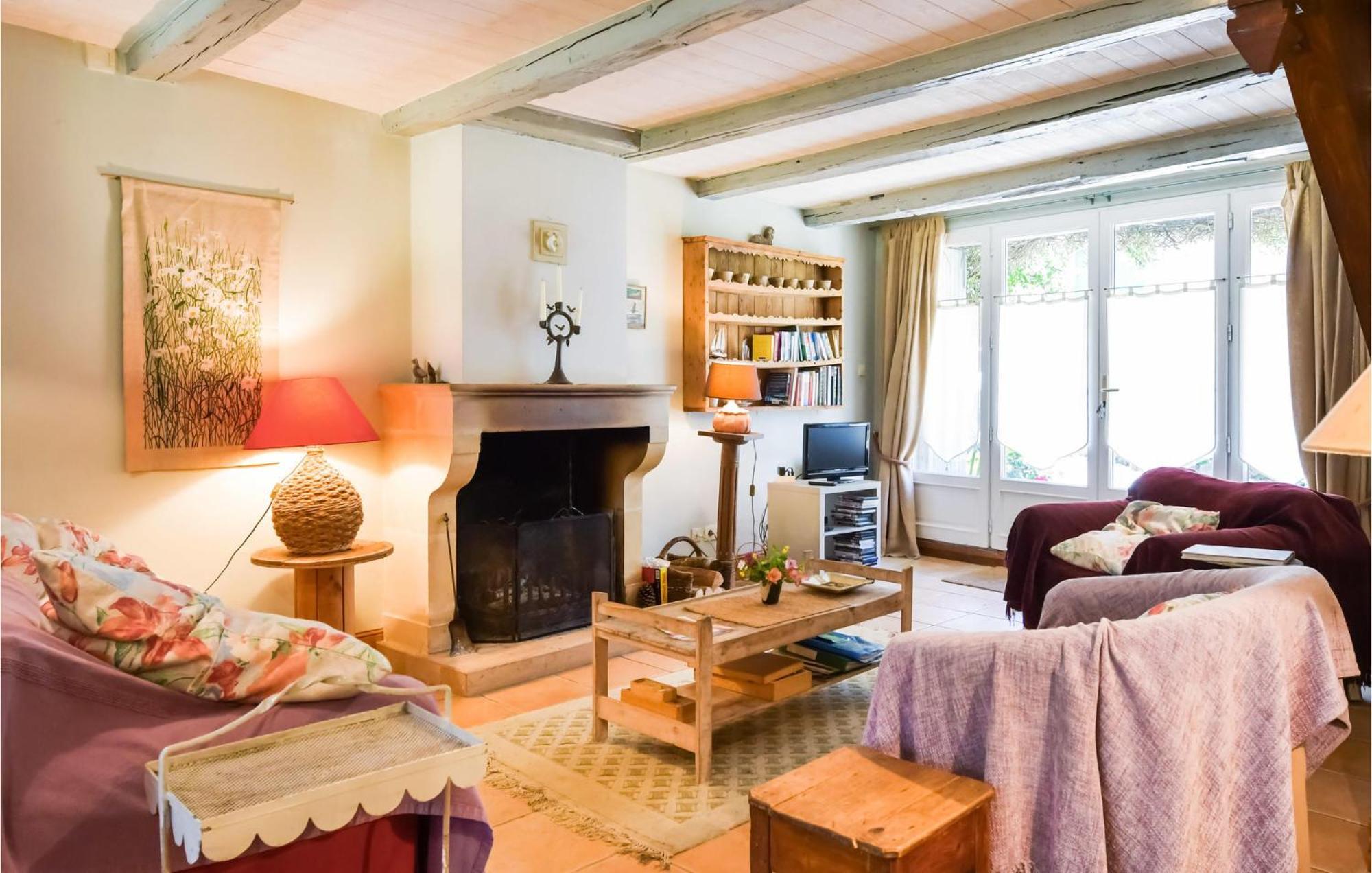 2 Bedroom Amazing In Holiday home Saint-Martin-de-Re