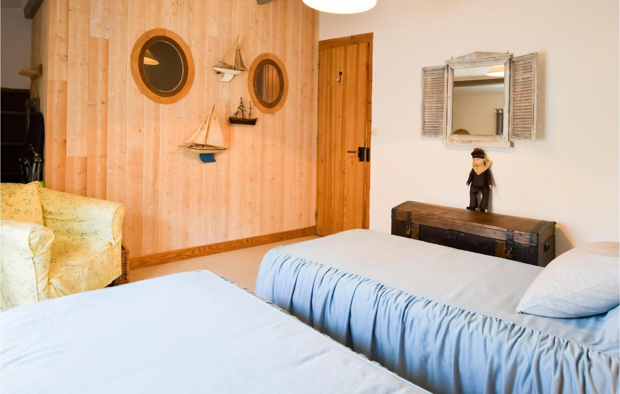 2 Bedroom Amazing In Holiday home Saint-Martin-de-Re